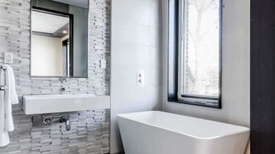 bathroom-remodel-with-tile-accent-walls.jpg